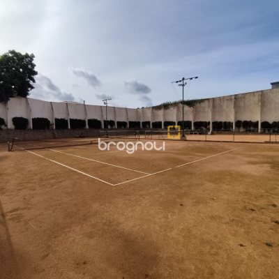 Casa com 327m², 5 quartos (sendo 3 suítes), 4 garagens, no bairro Ingleses em Florianópolis
