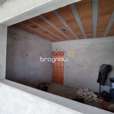 Casa com 327m², 5 quartos (sendo 3 suítes), 4 garagens, no bairro Ingleses em Florianópolis