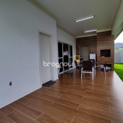 Casa com 327m², 5 quartos (sendo 3 suítes), 4 garagens, no bairro Ingleses em Florianópolis