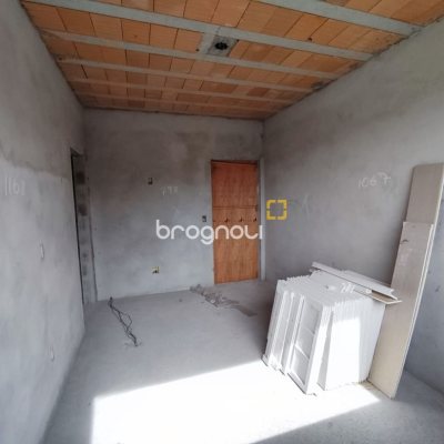 Casa com 327m², 5 quartos (sendo 3 suítes), 4 garagens, no bairro Ingleses em Florianópolis