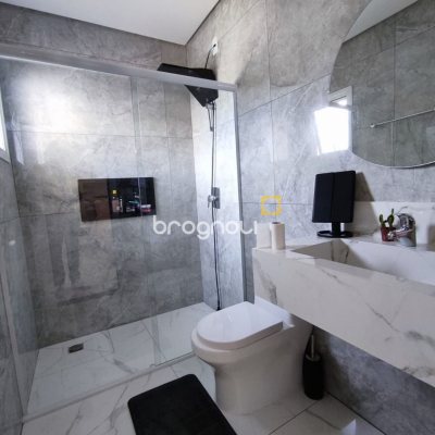 Casa com 327m², 5 quartos (sendo 3 suítes), 4 garagens, no bairro Ingleses em Florianópolis