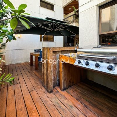 Apartamento com 325m², 4 quartos (sendo 2 suítes), 3 garagens, no bairro Centro em Florianópolis