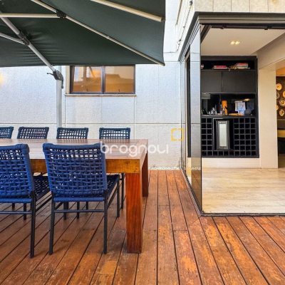 Apartamento com 325m², 4 quartos (sendo 2 suítes), 3 garagens, no bairro Centro em Florianópolis