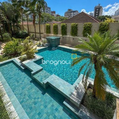 Apartamento com 325m², 4 quartos (sendo 2 suítes), 3 garagens, no bairro Centro em Florianópolis