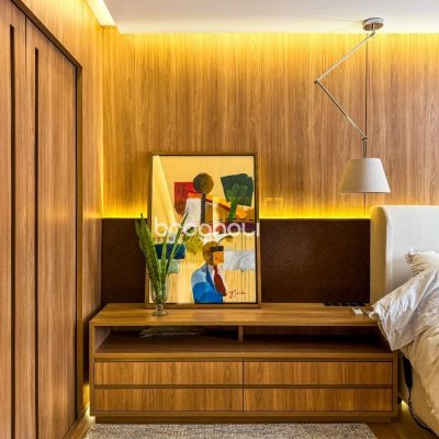 Apartamento com 325m², 4 quartos (sendo 2 suítes), 3 garagens, no bairro Centro em Florianópolis
