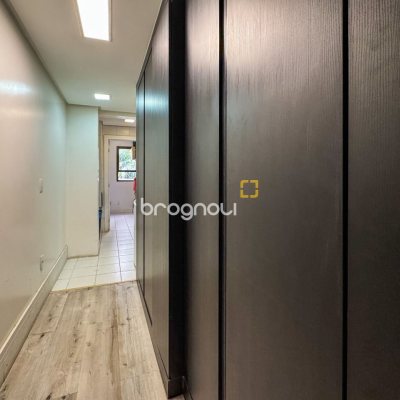Apartamento com 325m², 4 quartos (sendo 2 suítes), 3 garagens, no bairro Centro em Florianópolis