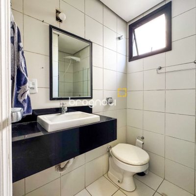 Apartamento com 325m², 4 quartos (sendo 2 suítes), 3 garagens, no bairro Centro em Florianópolis