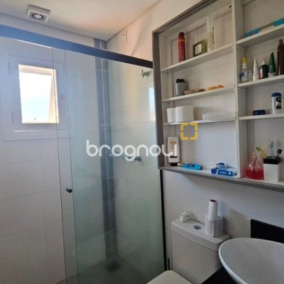 Casa de Condomínio com 240m², 4 quartos (sendo 3 suítes), 1 garagem, no bairro Sambaqui em Florianópolis