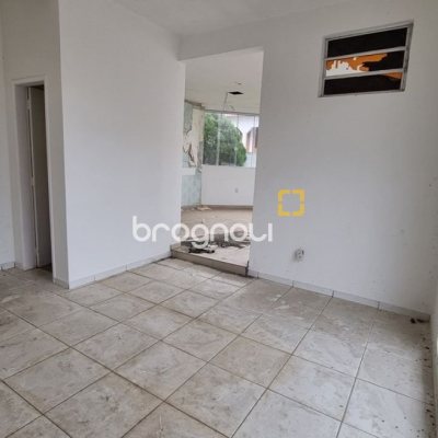 Casa com 150m², 2 quartos, 2 garagens, no bairro Ingleses em Florianópolis