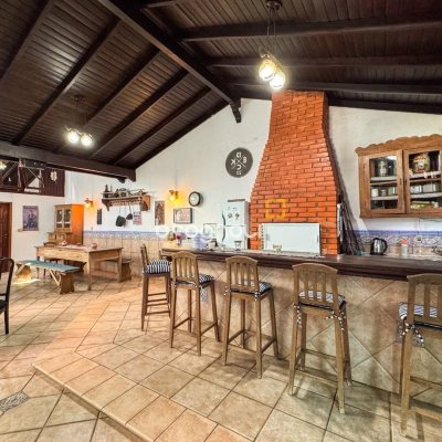 Casa com 551m², 8 quartos (sendo 8 suítes), 6 garagens, no bairro Jurerê Internacional em Florianópolis
