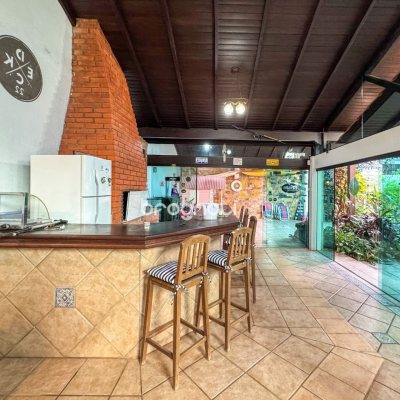 Casa com 551m², 8 quartos (sendo 8 suítes), 6 garagens, no bairro Jurerê Internacional em Florianópolis