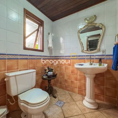 Casa com 551m², 8 quartos (sendo 8 suítes), 6 garagens, no bairro Jurerê Internacional em Florianópolis