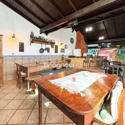 Casa com 551m², 8 quartos (sendo 8 suítes), 6 garagens, no bairro Jurerê Internacional em Florianópolis