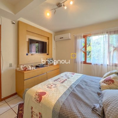 Casa com 551m², 8 quartos (sendo 8 suítes), 6 garagens, no bairro Jurerê Internacional em Florianópolis