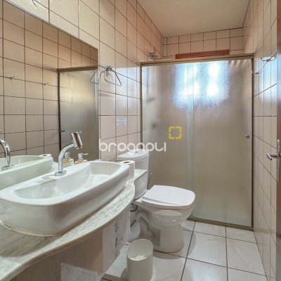 Casa com 551m², 8 quartos (sendo 8 suítes), 6 garagens, no bairro Jurerê Internacional em Florianópolis