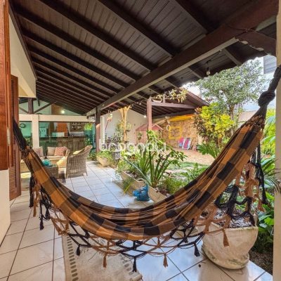 Casa com 551m², 8 quartos (sendo 8 suítes), 6 garagens, no bairro Jurerê Internacional em Florianópolis