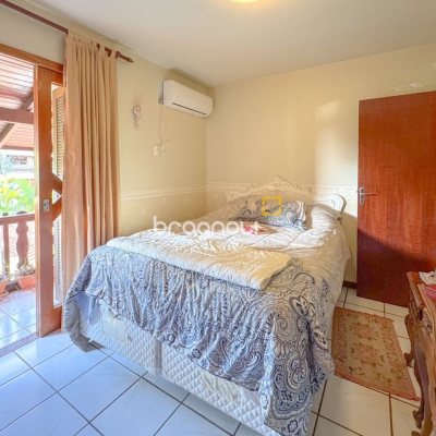 Casa com 551m², 8 quartos (sendo 8 suítes), 6 garagens, no bairro Jurerê Internacional em Florianópolis