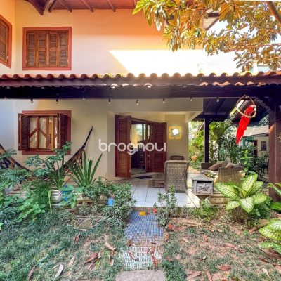 Casa com 551m², 8 quartos (sendo 8 suítes), 6 garagens, no bairro Jurerê Internacional em Florianópolis