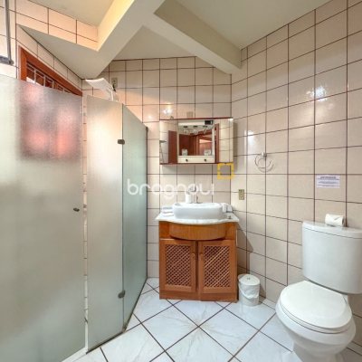 Casa com 551m², 8 quartos (sendo 8 suítes), 6 garagens, no bairro Jurerê Internacional em Florianópolis