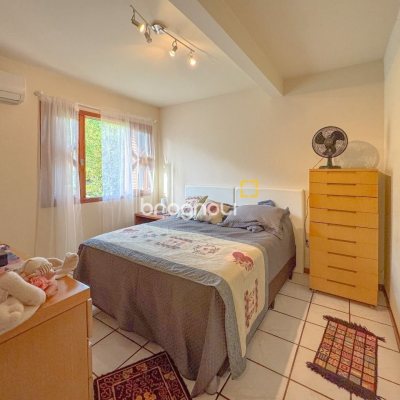 Casa com 551m², 8 quartos (sendo 8 suítes), 6 garagens, no bairro Jurerê Internacional em Florianópolis