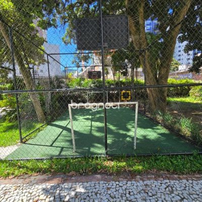 Apartamento com 166m², 4 quartos (sendo 2 suítes), 2 garagens, no bairro Agronômica em Florianópolis