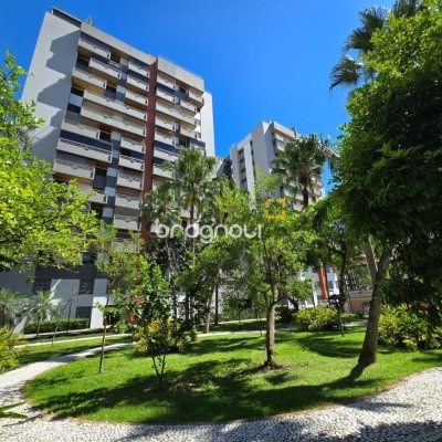 Apartamento com 166m², 4 quartos (sendo 2 suítes), 2 garagens, no bairro Agronômica em Florianópolis