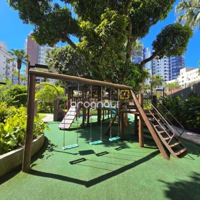 Apartamento com 166m², 4 quartos (sendo 2 suítes), 2 garagens, no bairro Agronômica em Florianópolis