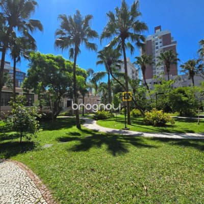 Apartamento com 166m², 4 quartos (sendo 2 suítes), 2 garagens, no bairro Agronômica em Florianópolis