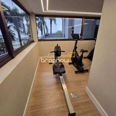 Apartamento com 166m², 4 quartos (sendo 2 suítes), 2 garagens, no bairro Agronômica em Florianópolis