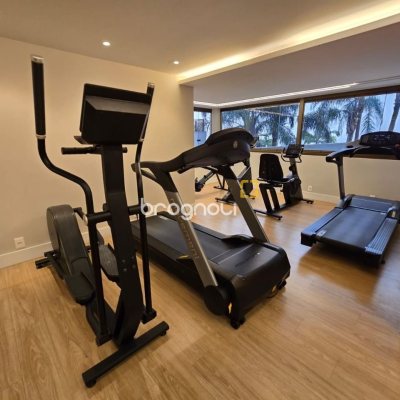 Apartamento com 166m², 4 quartos (sendo 2 suítes), 2 garagens, no bairro Agronômica em Florianópolis