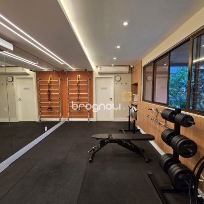 Apartamento com 166m², 4 quartos (sendo 2 suítes), 2 garagens, no bairro Agronômica em Florianópolis