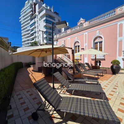 Apartamento com 166m², 4 quartos (sendo 2 suítes), 2 garagens, no bairro Agronômica em Florianópolis