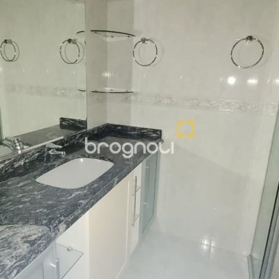 Apartamento com 166m², 4 quartos (sendo 2 suítes), 2 garagens, no bairro Agronômica em Florianópolis