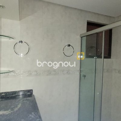 Apartamento com 166m², 4 quartos (sendo 2 suítes), 2 garagens, no bairro Agronômica em Florianópolis