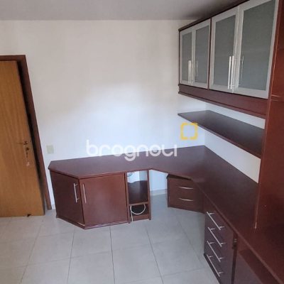 Apartamento com 166m², 4 quartos (sendo 2 suítes), 2 garagens, no bairro Agronômica em Florianópolis