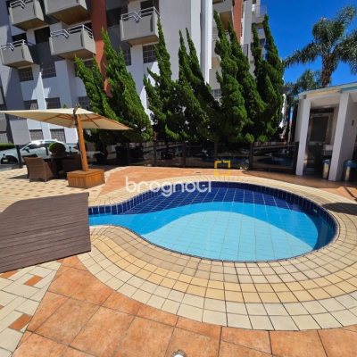 Apartamento com 166m², 4 quartos (sendo 2 suítes), 2 garagens, no bairro Agronômica em Florianópolis