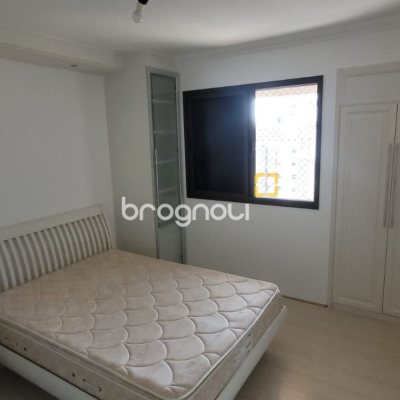 Apartamento com 166m², 4 quartos (sendo 2 suítes), 2 garagens, no bairro Agronômica em Florianópolis