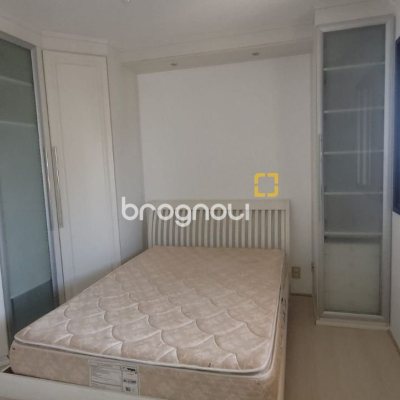 Apartamento com 166m², 4 quartos (sendo 2 suítes), 2 garagens, no bairro Agronômica em Florianópolis