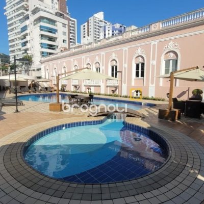Apartamento com 166m², 4 quartos (sendo 2 suítes), 2 garagens, no bairro Agronômica em Florianópolis