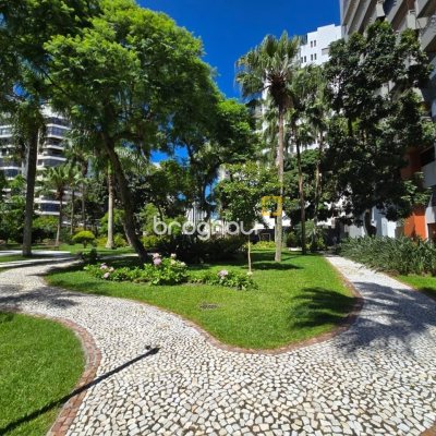 Apartamento com 166m², 4 quartos (sendo 2 suítes), 2 garagens, no bairro Agronômica em Florianópolis