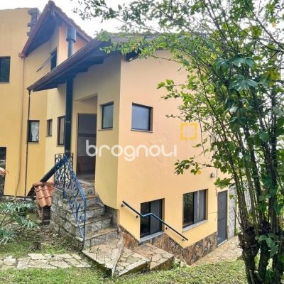 Casa com 458m², 4 quartos, no bairro Vargem do Bom Jesus em Florianópolis