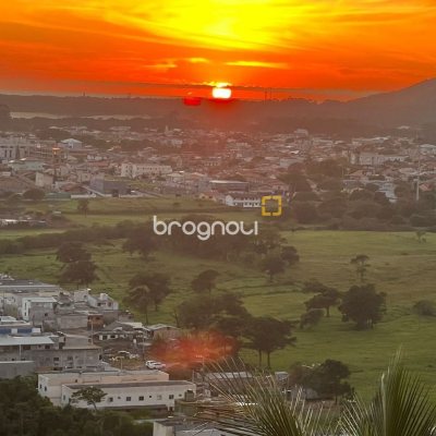 Casa com 458m², 4 quartos, no bairro Vargem do Bom Jesus em Florianópolis