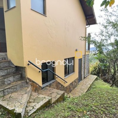 Casa com 458m², 4 quartos, no bairro Vargem do Bom Jesus em Florianópolis