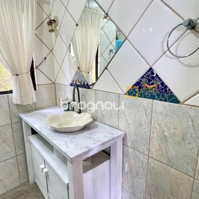 Casa com 458m², 4 quartos, no bairro Vargem do Bom Jesus em Florianópolis