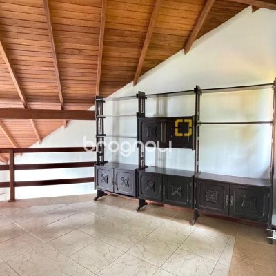Casa com 458m², 4 quartos, no bairro Vargem do Bom Jesus em Florianópolis