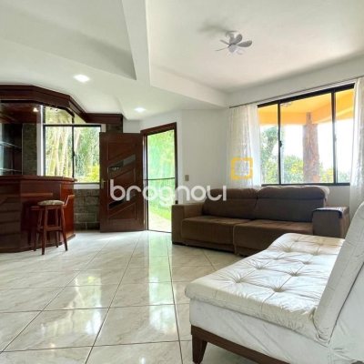 Casa com 458m², 4 quartos, no bairro Vargem do Bom Jesus em Florianópolis