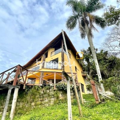 Casa com 458m², 4 quartos, no bairro Vargem do Bom Jesus em Florianópolis