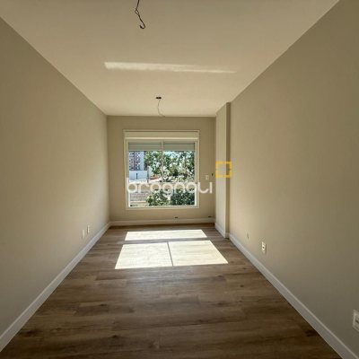 Apartamento com 65m², 2 quartos (sendo 1 suíte), 1 garagem, no bairro Beira Mar Norte em Florianópolis