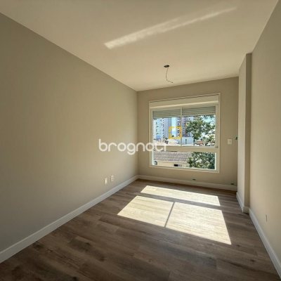 Apartamento com 65m², 2 quartos (sendo 1 suíte), 1 garagem, no bairro Beira Mar Norte em Florianópolis