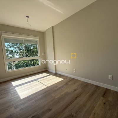 Apartamento com 65m², 2 quartos (sendo 1 suíte), 1 garagem, no bairro Beira Mar Norte em Florianópolis